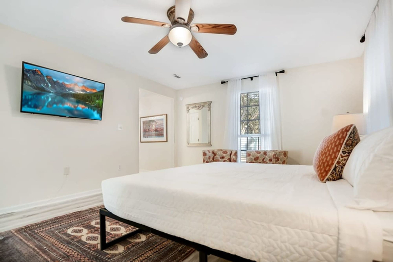 Room 2, On the Canal New Dock Kayak Bikes Beach Gear, Flagler