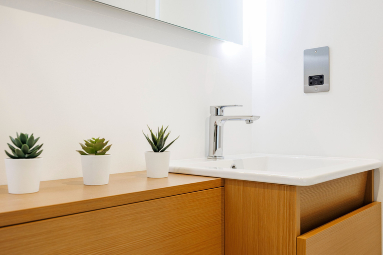 Room 5, Modern 2 bed Flat in Town Centre - Free Wifi, Luton