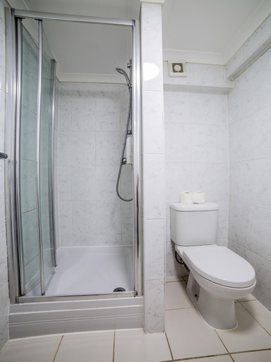 Bathroom 4, Elysee Hyde Park, London