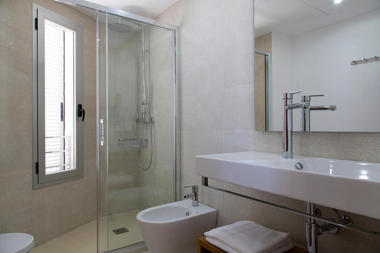 Bathroom 2, Apartamentos Proa - Emar Hotels Only Adults, Baleares