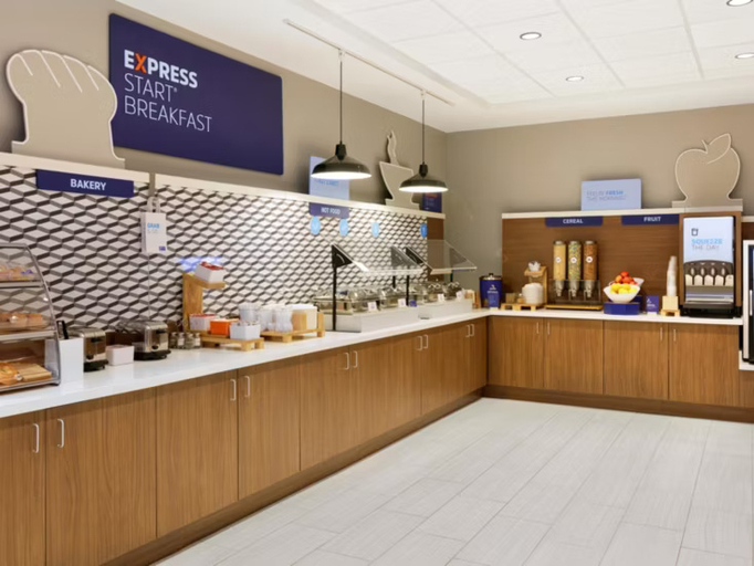 Food & Drinks 4, Holiday Inn Express & Suites MEMPHIS EAST by IHG, Shelby