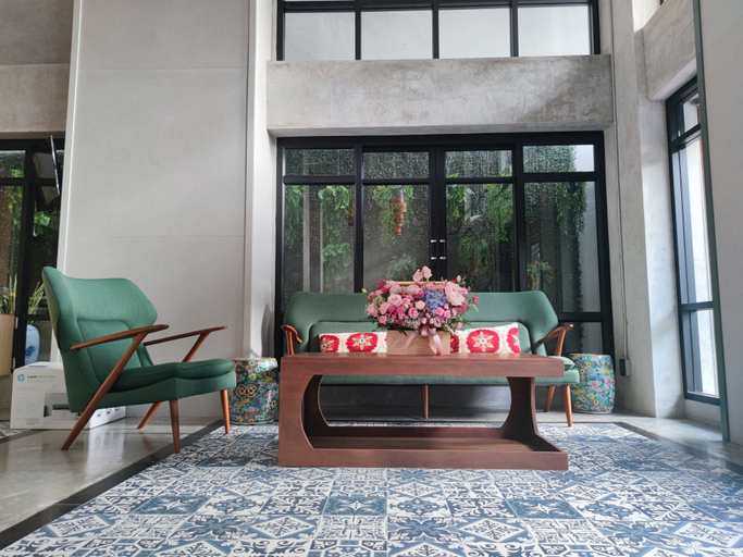 Others 2, N5 Ratchawong Hostel, Khlong San