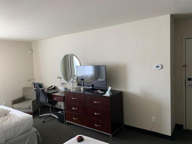 Bedroom 3, Maple Tree Inn Hotel, Santa Clara