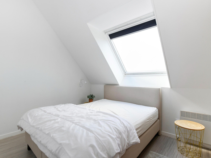 Room 4, Holiday Home in Koksijde With Garden & BBQ, West-Vlaanderen
