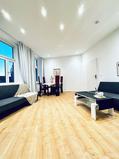 Others 4, Lovely 4BR Apt Near Kaufpark Alterlaa, Wien