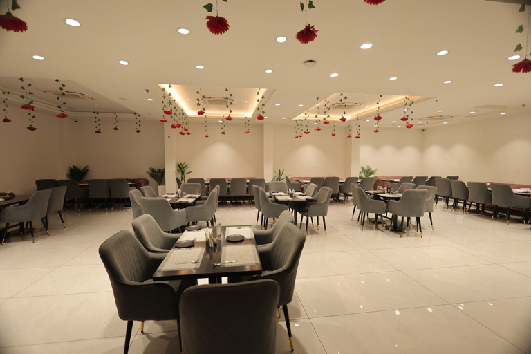 Food & Drinks, SNJ TAJ GRAND HOTEL, Agra