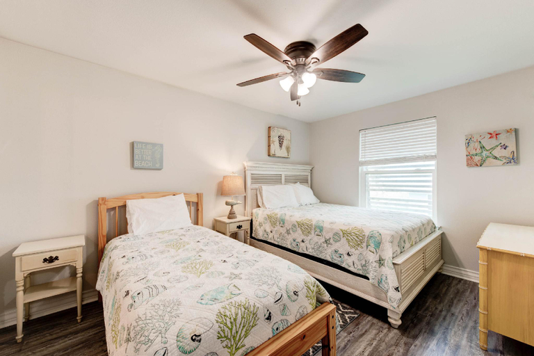 Others 1, A- Rocks Resort, Nueces