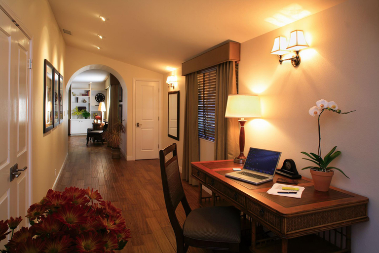 Bedroom 3, West Beach Inn, a Coast Hotel, Santa Barbara