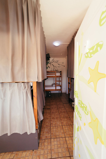 Bedroom, Ocean Nomads Hostel, Santa Cruz de Tenerife