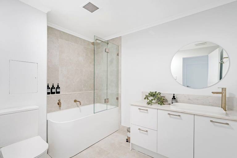 Bathroom 3, Kozyguru | Camperdown | Cozy 2-Bed Apt + Parking, Sydney