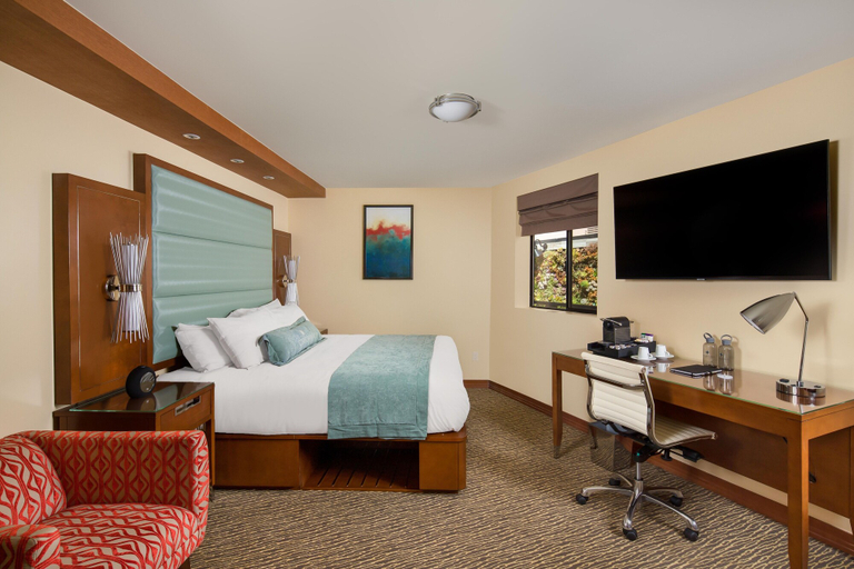Bedroom 2, Cormorant Boutique Hotel, San Diego