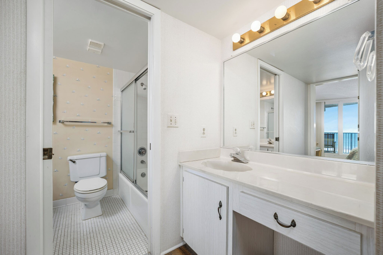 Bathroom 4, Shores Club by Distinctive Beach Rentals, Volusia
