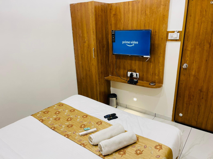 Bedroom 1, Hotel avenue sky, Ahmadabad