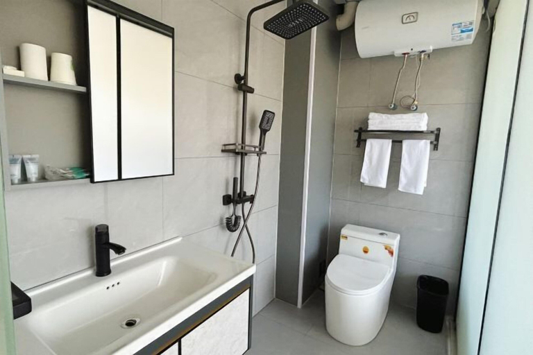 Bathroom 4, Joneng Hotel, Gannan Tibetan