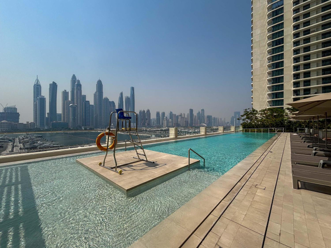 Others 3, Tranquil 1BR w/ Palm Sea Views & Beachfront!, Dubai