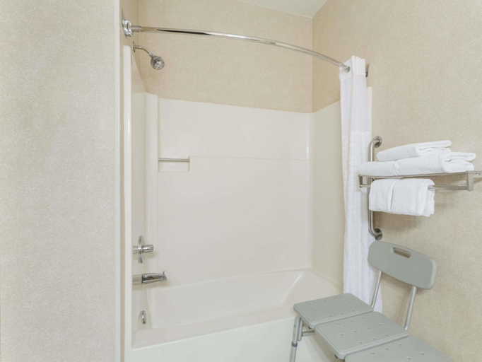 Bathroom 3, Baymont by Wyndham Billings, Yellowstone
