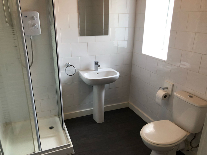 Bathroom 4, Railway Inn, Fife