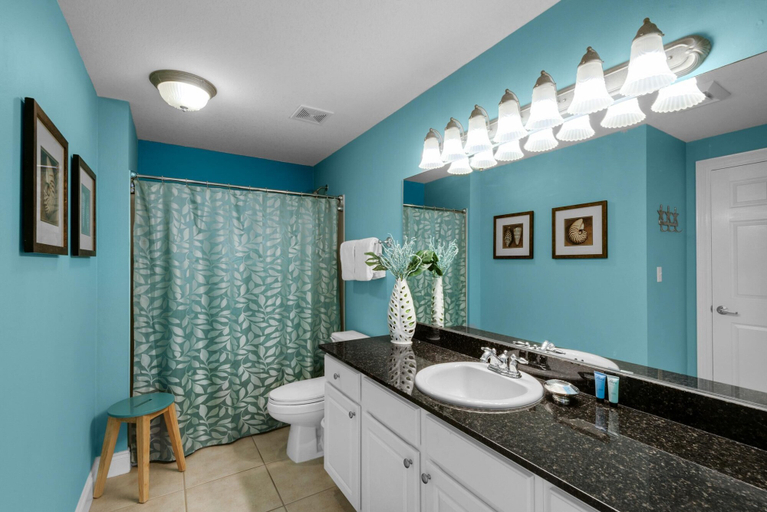 Bathroom 4, Calypso 1-2109 East, Bay