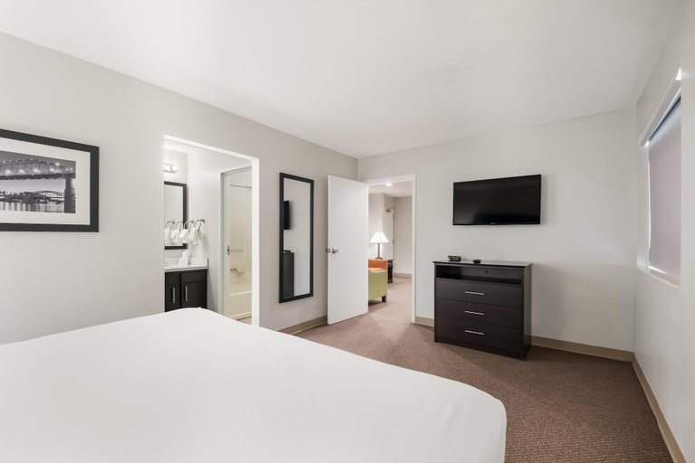 Bedroom 4, MainStay Suites Chattanooga Hamilton Place, Hamilton