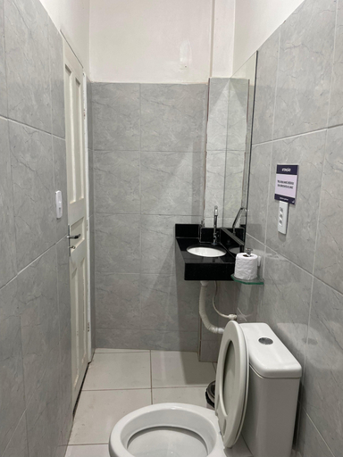 Bathroom 3, Hotel Suelen, Itacoatiara