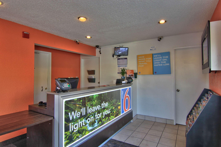 Public Area 2, Motel 6 Sacramento, CA - Old Sacramento North, Sacramento