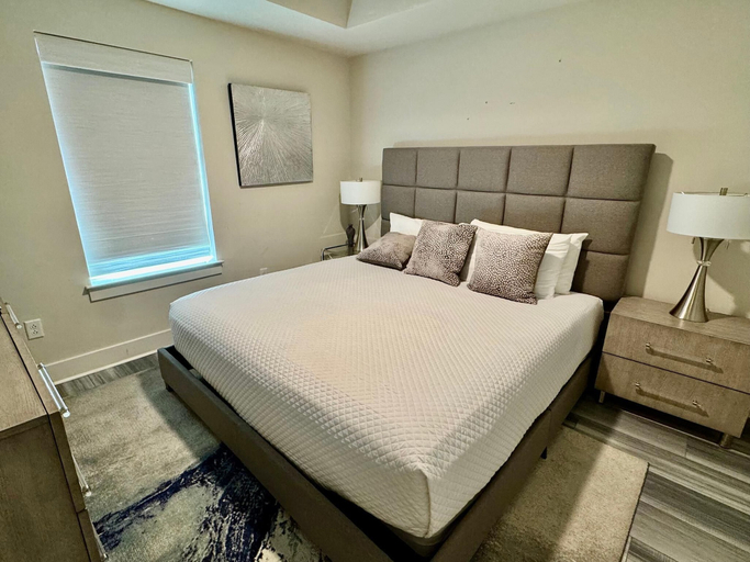 Bedroom, Calypso 3-2112, Bay