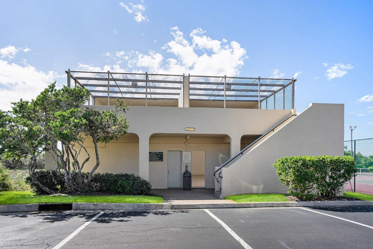 Room 5, Oceanfront Patio Pool Tennis BBQ Free Parking, Saint Johns