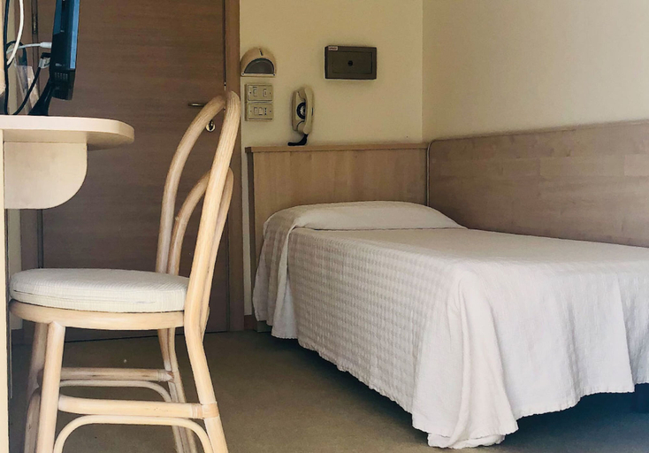 Bedroom 2, Hotel & Residence Parador, Forli' - Cesena
