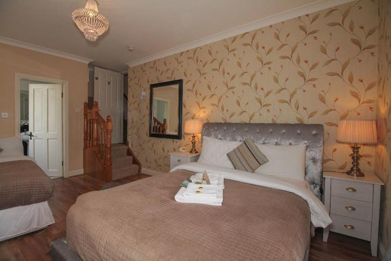 Bedroom 2, Donnybrook Hall, Dublin