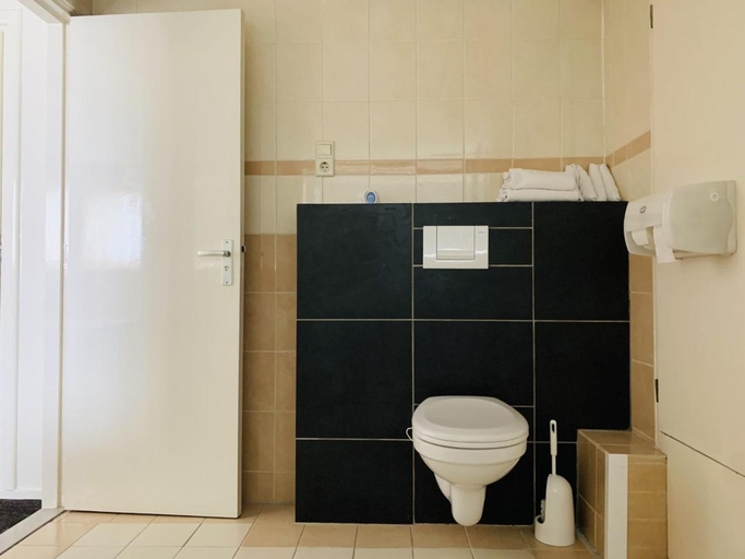 Bathroom 2, Hotel Restaurant Solskin, Vlissingen