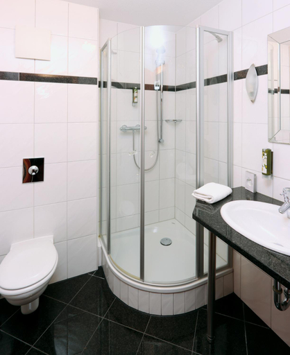 Bathroom 4, Hotel und Restaurant Eurohof, Duisburg