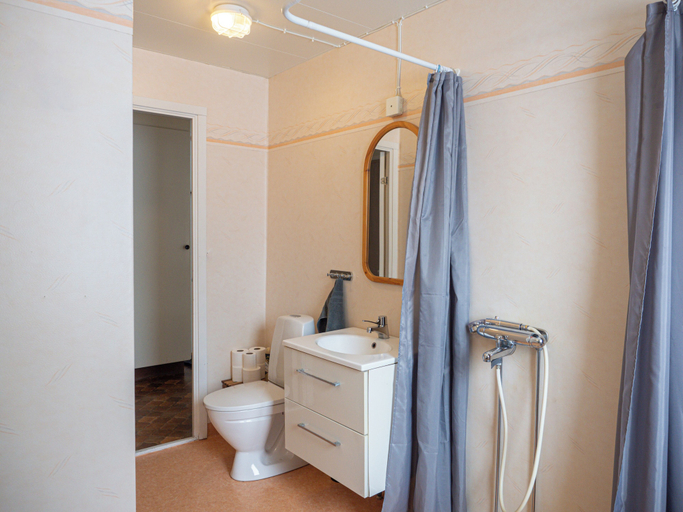Bathroom 4, Camp Alta Kiruna, Kiruna