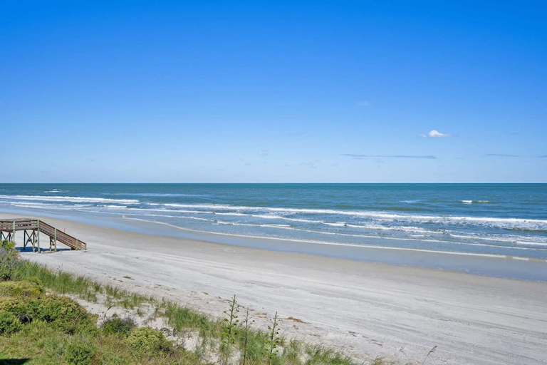 Room 3, Oceanfront Patio Pool Tennis BBQ Free Parking, Saint Johns