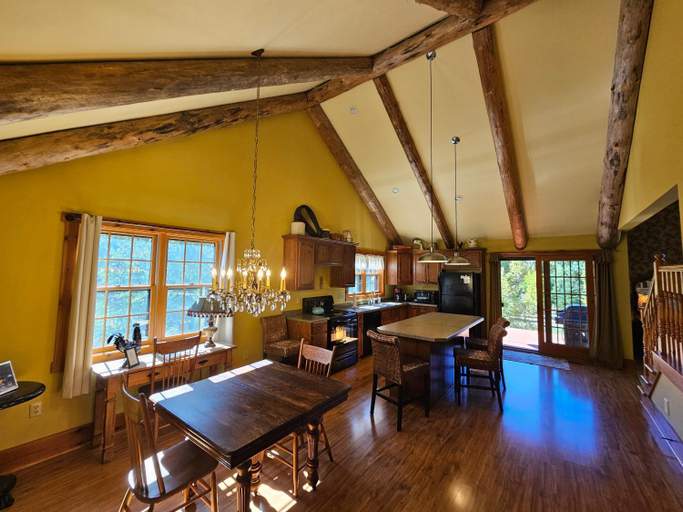 Food & Drinks, Chanticleer Cabins, Door