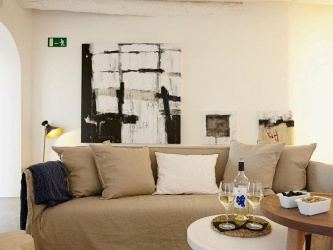 Public Area, Hotel Mas Lazuli, Girona