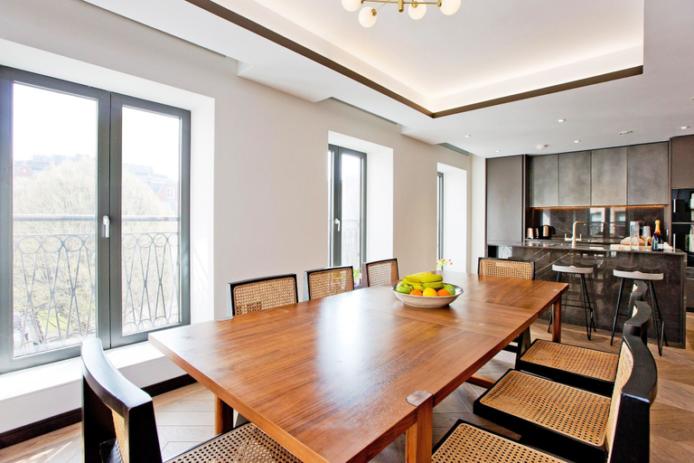 Others 4, 3-bed Deluxe Apt 413, London
