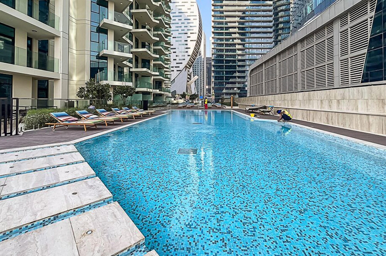Sport & Beauty 3, Sophisticated Studio Escape – Luxury Design, Dubai