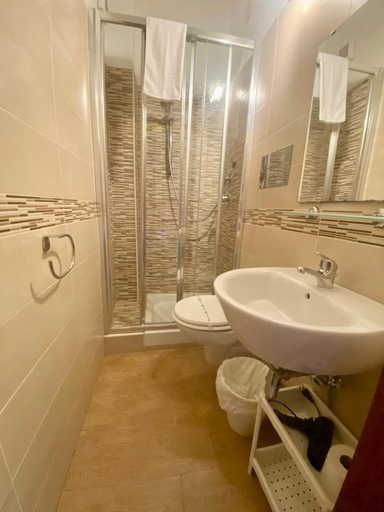 Bathroom 4, Hotel Eva la Romantica, Genova