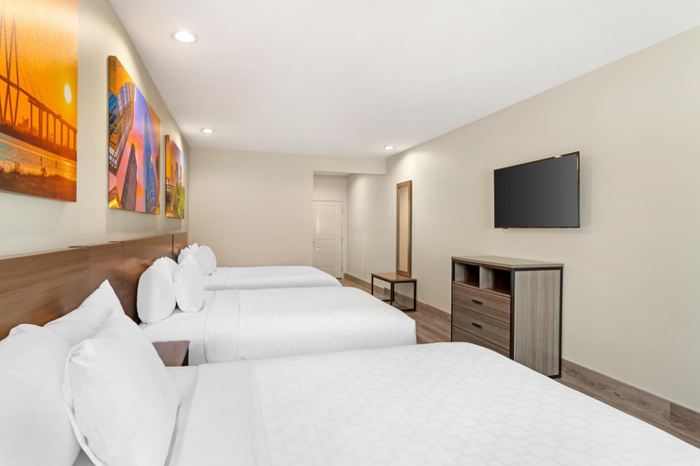 Bedroom 3, Clarion Pointe Spring - Houston North, Houston