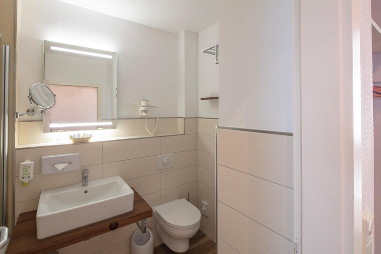 Bathroom 4, Hotel Braunschweiger Hof, Goslar