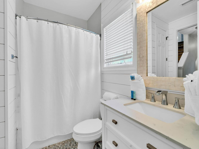 Bathroom 4, Gulf Place Courtyard 73, Walton