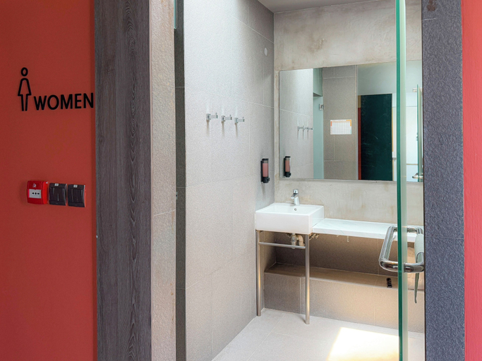 Bathroom 20