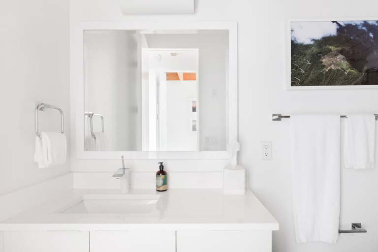 Room 5, Private Luxury Mountain View Getaway at Cloud 9, Buncombe