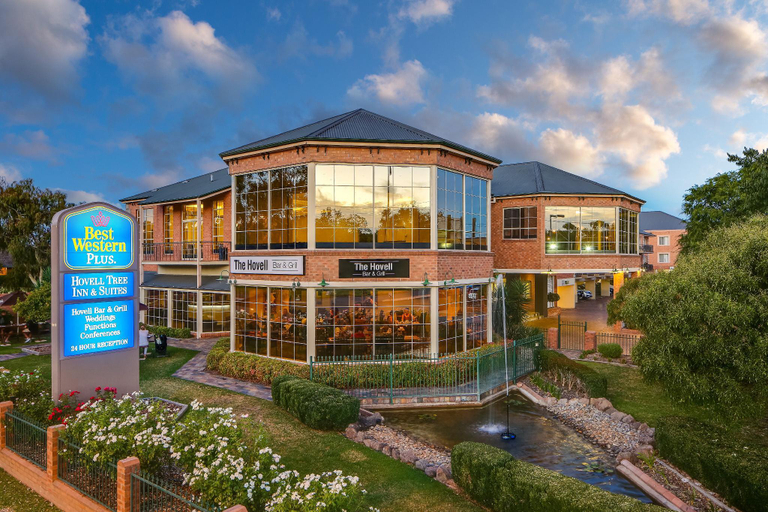 Exterior & Views