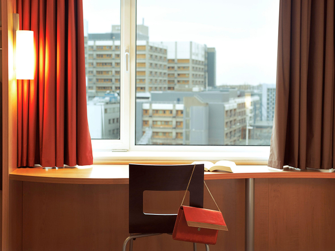 Bedroom 3, Ibis Birmingham New Street Station, Birmingham