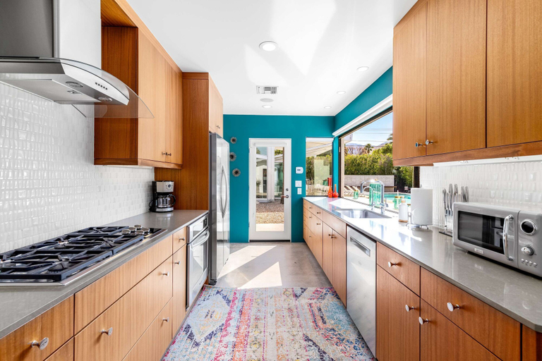 Room 2, Luxury 4-bedroom Home With Pool Spa Stunning Mountain Views, Riverside