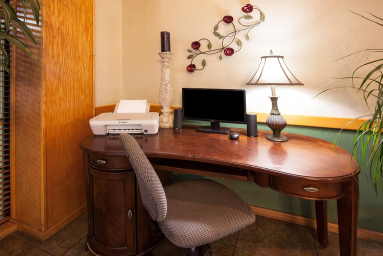 Others 5, Days Inn by Wyndham Clinton OK, Custer