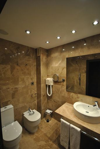 Bathroom 4, Hotel Hyltor, Murcia