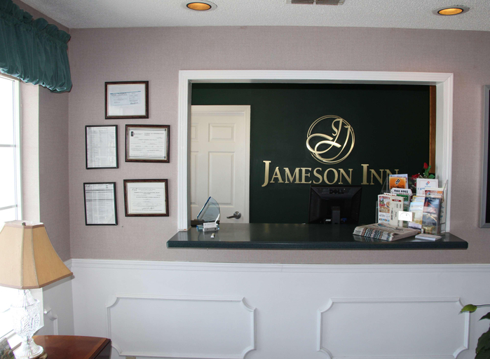 Public Area 2, Jameson Inn Douglas, Coffee