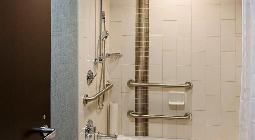 Bathroom 10